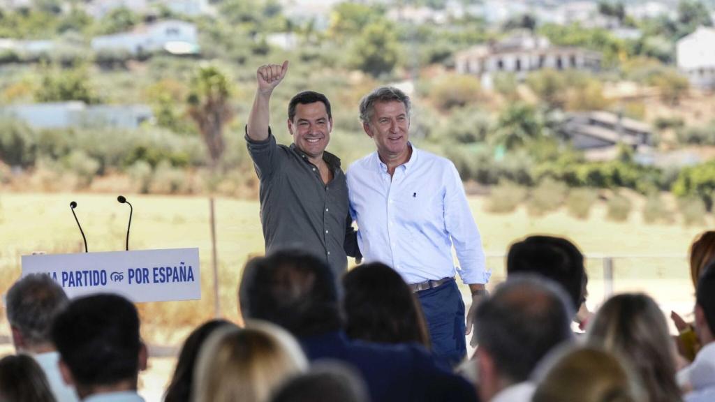 Alberto Núñez Feijóo junto a Juanma Moreno.