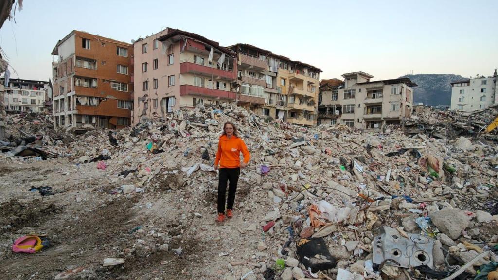 Esther Kaf en el terremoto de Turquía.