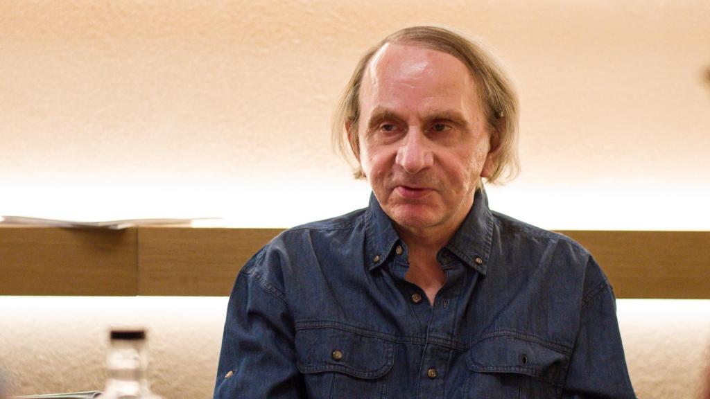El escritor francés Michel Houellebecq durante su conversación con El Cultural.
