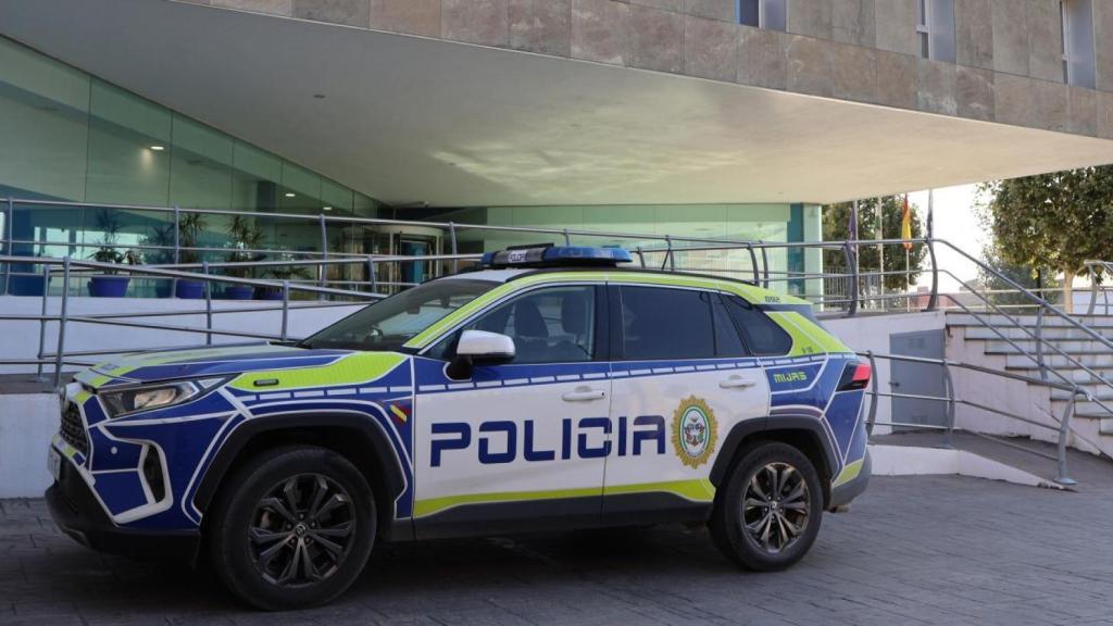Un vehículo de la Policía Local de Mijas.