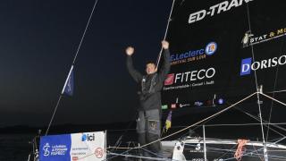 Hugo Cardon tras cruzar la línea de llegada.