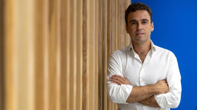 Ignacio Peinado posa en la sede de la Asociación de Constructores y Promotores de Málaga.