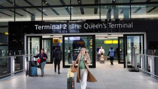 Pasajeros en el aeropuerto de Heathrow, Londres.