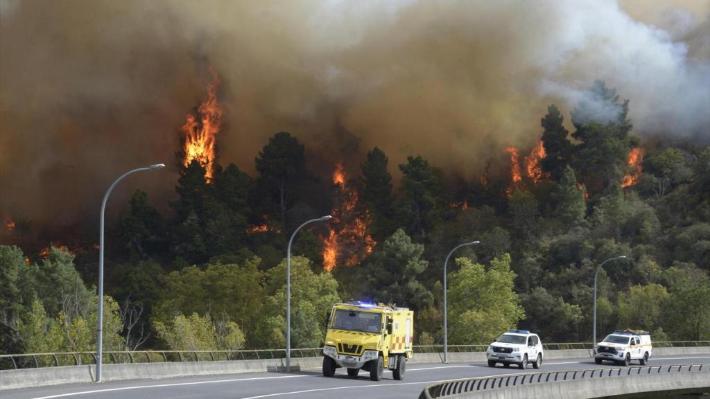 Imagen de uno de los incendios de este verano en la provincia de Ourense.