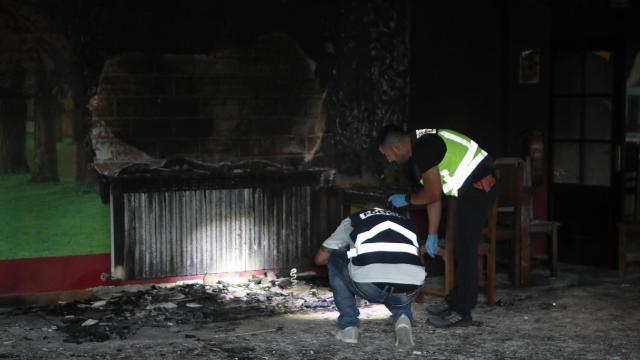 Agentes de la Policía Nacional trabajan en la investigación en el edificio que albergará el centro de la Xunta para menores migrantes, a 20 de septiembre de 2025, en Monforte de Lemos, Lugo, Galicia (España).