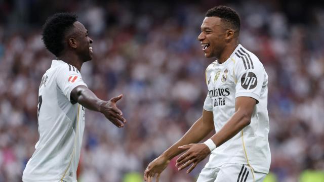 Vinicius y Mbappé celebran el gol del 2-0 contra el Espanyol