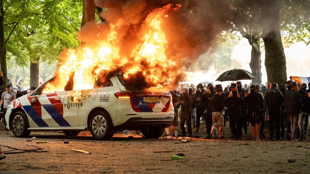 Protestas contra la inmigración en La Haya (Países Bajos).