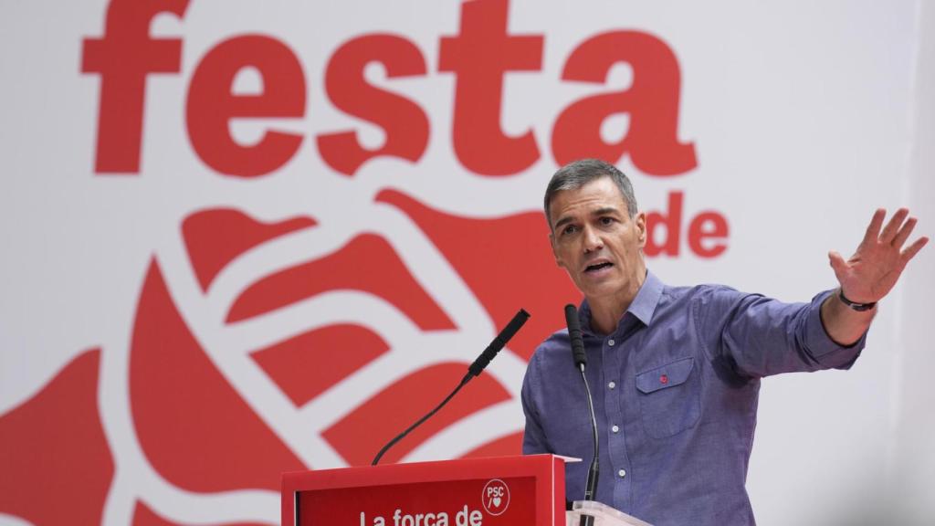 El presidente del Gobierno, Pedro Sánchez, este domingo en la Fiesta de la Rosa del PSC en Gavá, Bacelona.