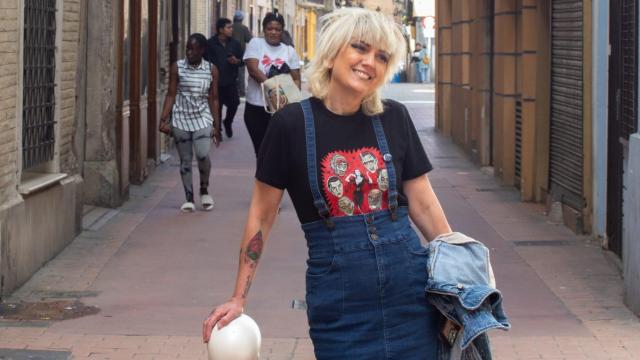 @lalu.bouton artista y bordadora que participa en 'Arte con Gancho'