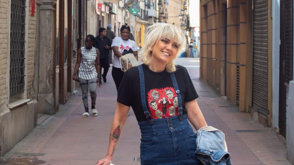 @lalu.bouton artista y bordadora que participa en 'Arte con Gancho'