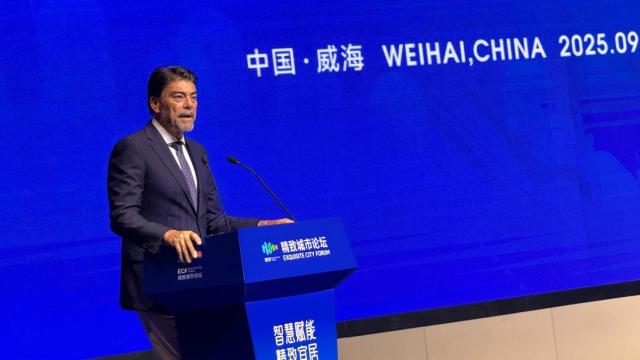 Barcala en el tercer Foro Internacional de Ciudades de Weihai.
