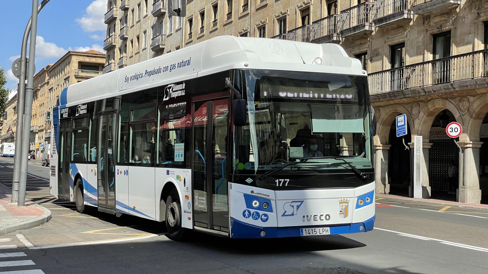 Un autobús urbano de Salamanca.