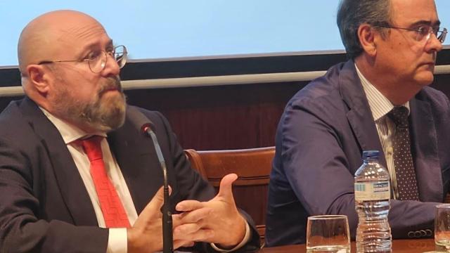 El abogado ilicitano Enrique Martín durante la presentación de la nueva sección de Propiedad Intelectual del ICAE.