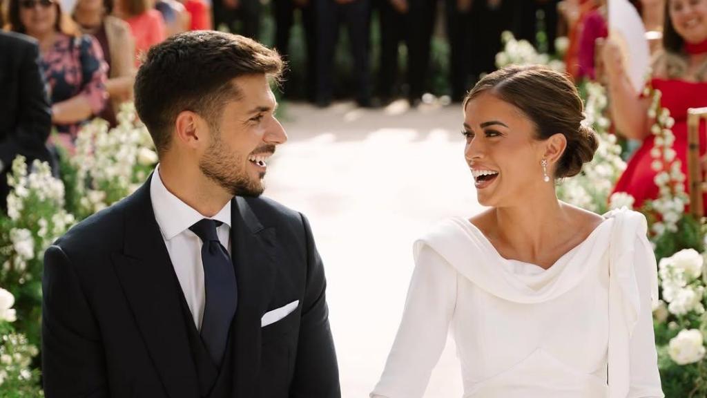 Rocío Camacho y Guillermo Aylón el día de su boda en el Castillo de Batres.