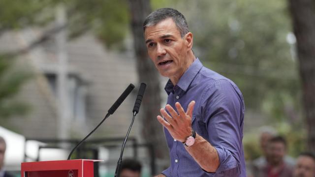 El presidente del Gobierno, Pedro Sánchez, este domingo en la Fiesta de la Rosa del PSC en Gavá, Bacelona.