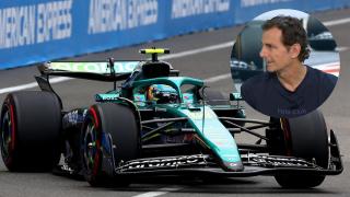 Fernando Alonso en el Aston Martin AMR25 y Pedro Martínez de la Rosa