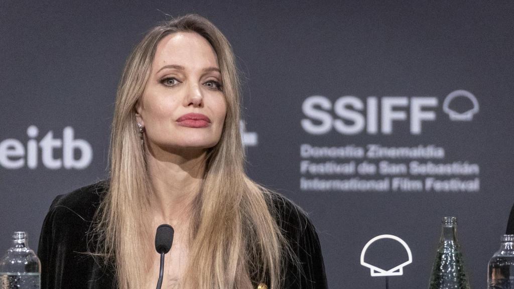 Angelina Jolie, durante la rueda de prensa. Foto: EFE/Javier Etxezarreta