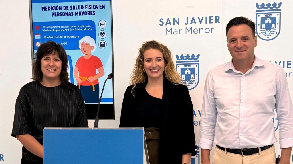 La presentación del programa “Envejecimiento 2.0” del Ayuntamiento de San Javier.