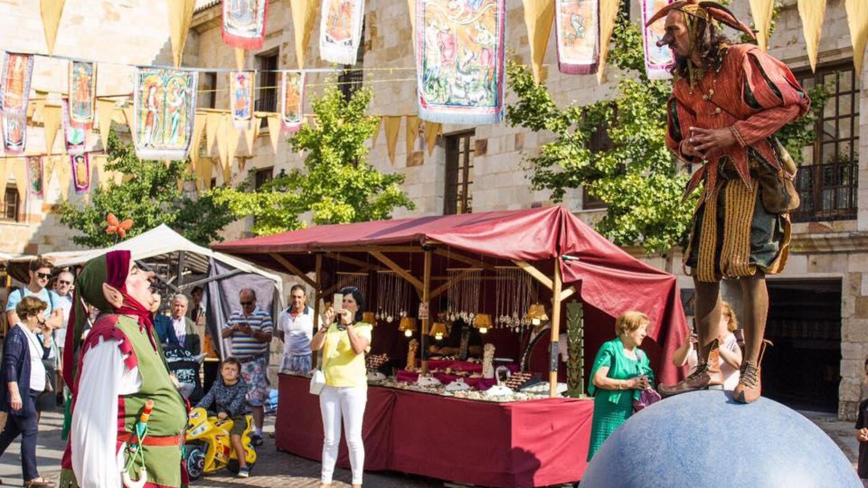 ARCHIVO - Un Mercado Medieval