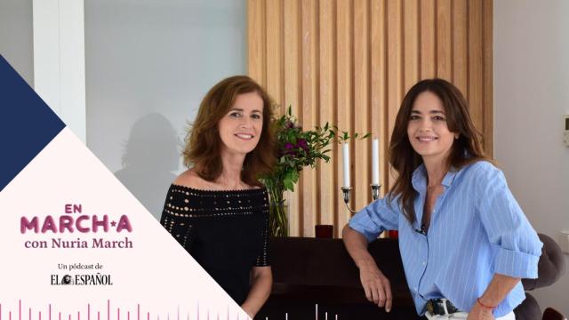 La presentadora, con Nuria March.