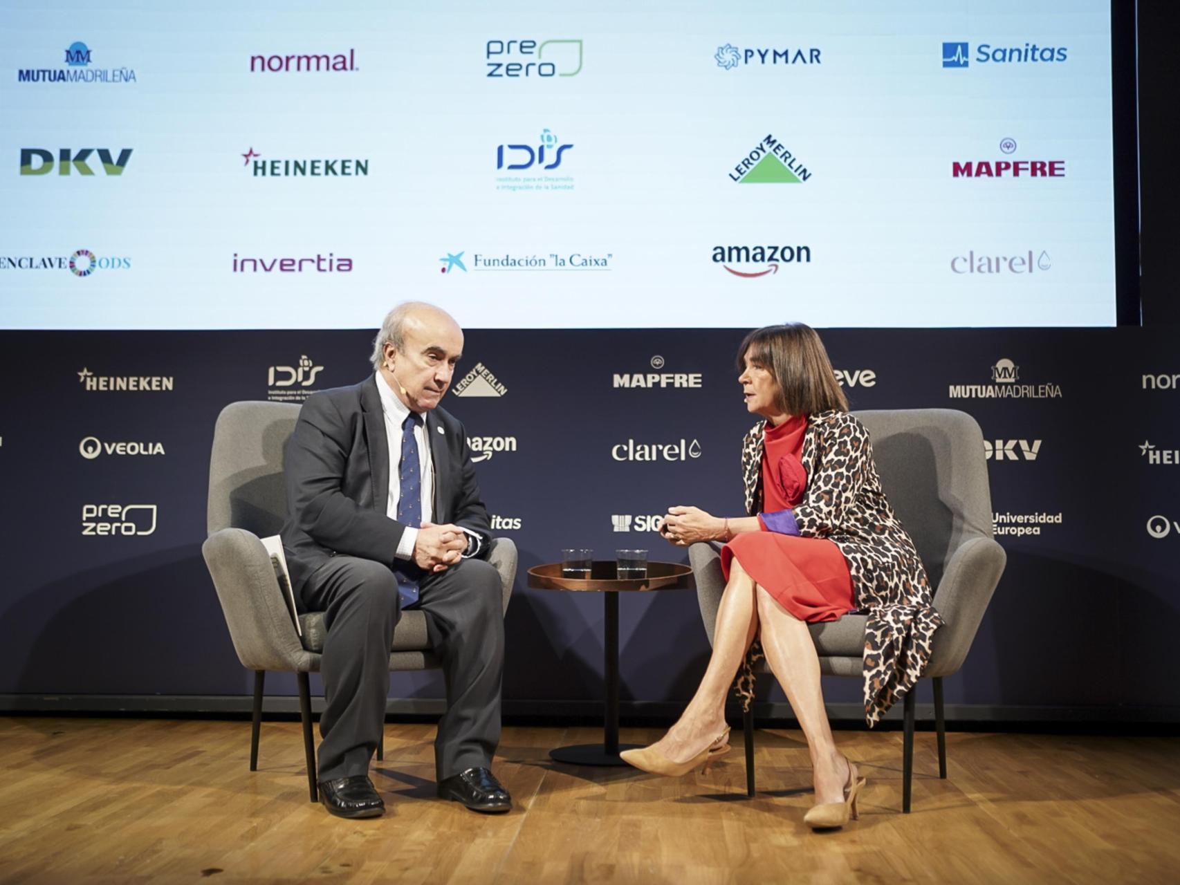 Mariano Jabonero, secretario general de la OEI, junto a la directora de ENCLAVE ODS Charo Izquierdo.