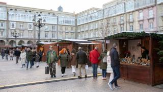 Mercadillo de Navidad en la plaza de María Pita en el 2022.