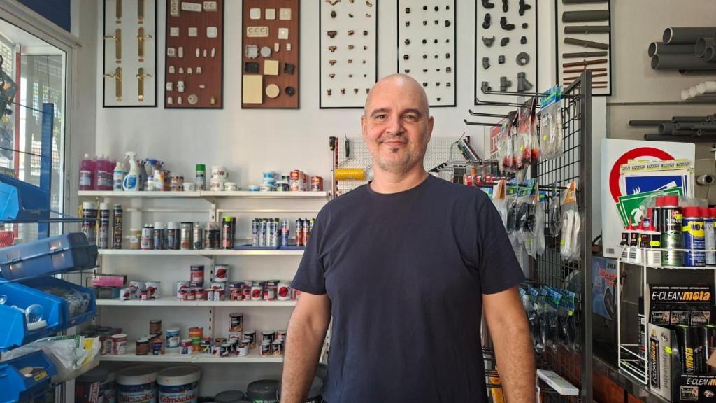 José Luis, ferretero y autónomo.