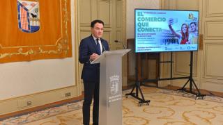 El concejal de Comercio del Ayuntamiento de Salamanca, Pedro Martínez, durante la presentación de la III Semana del Comercio, este lunes