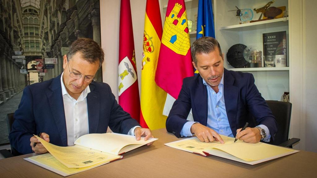 Firma convenio La Despensa 2025