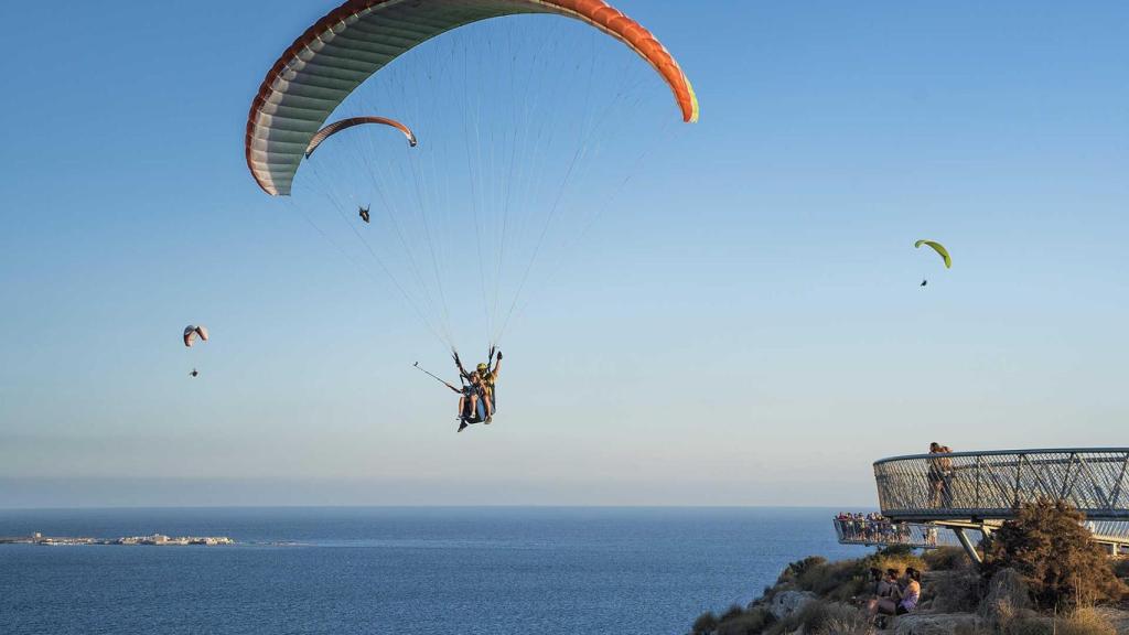 El mirador del faro, Sata Pola