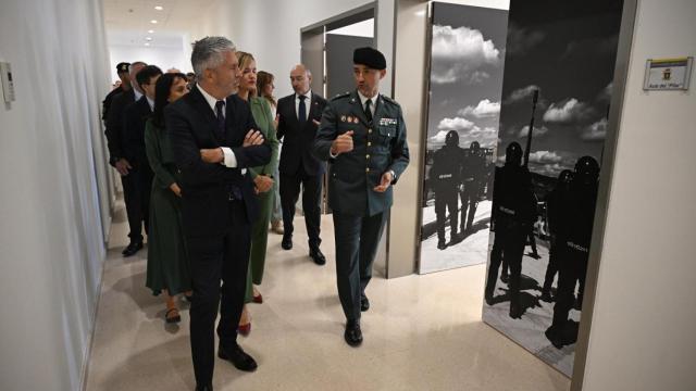 Marlaska, este lunes en el nuevo acuartelamiento.