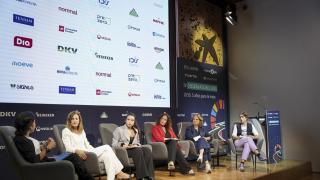 La mesa sobre desigualdad de género.