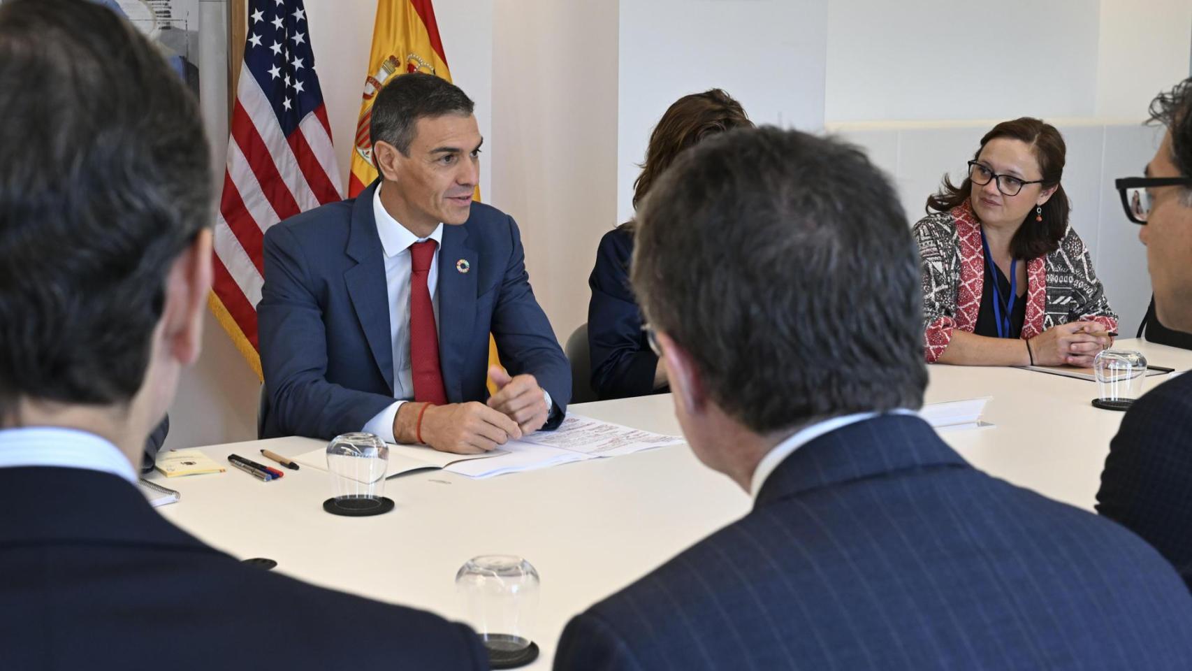 El presidente del Gobierno se reúne con inversores en la Oficina Económica y Comercial de España en Nueva York, este lunes.