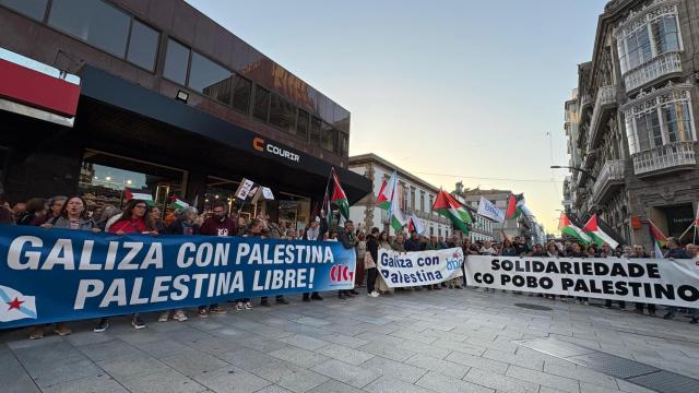 Vigo se concentra en apoyo al pueblo palestino: A infancia de Gaza non é unha ameaza