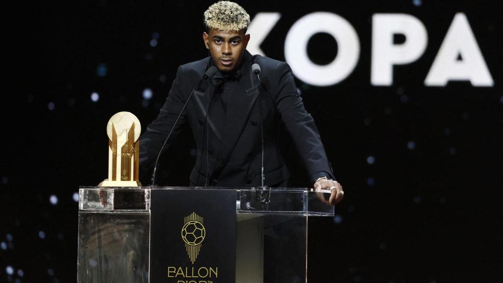 Lamine Yamal, recibe el trofeo Kopa 2025