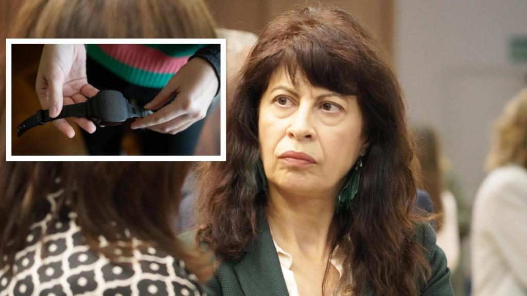 La ministra de Igualdad, Ana Redondo, junto a una pulsera antimaltrato