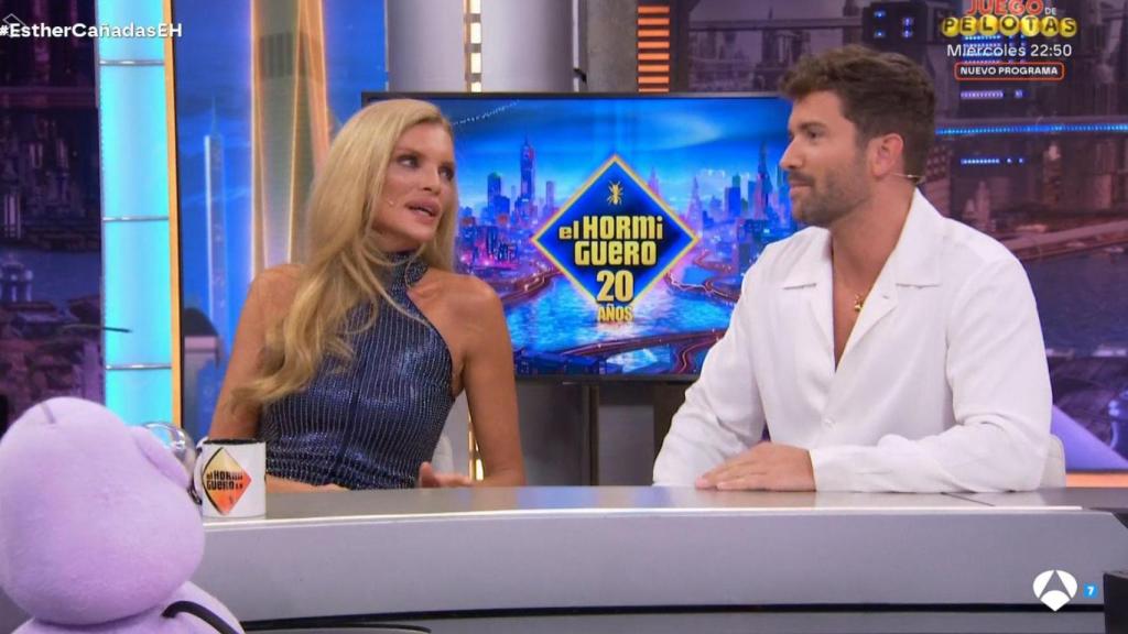 Pablo Alborán y Esther Cañadas en 'El Hormiguero'.