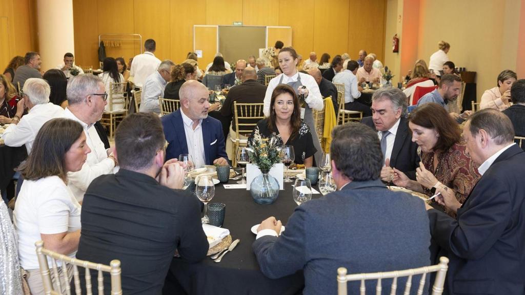 Asistentes a la cena de gala de la gran final del Circuito Tur43.