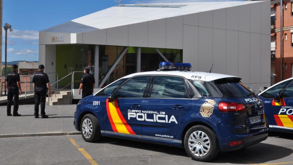 Un vehículo de la Policía Nacional