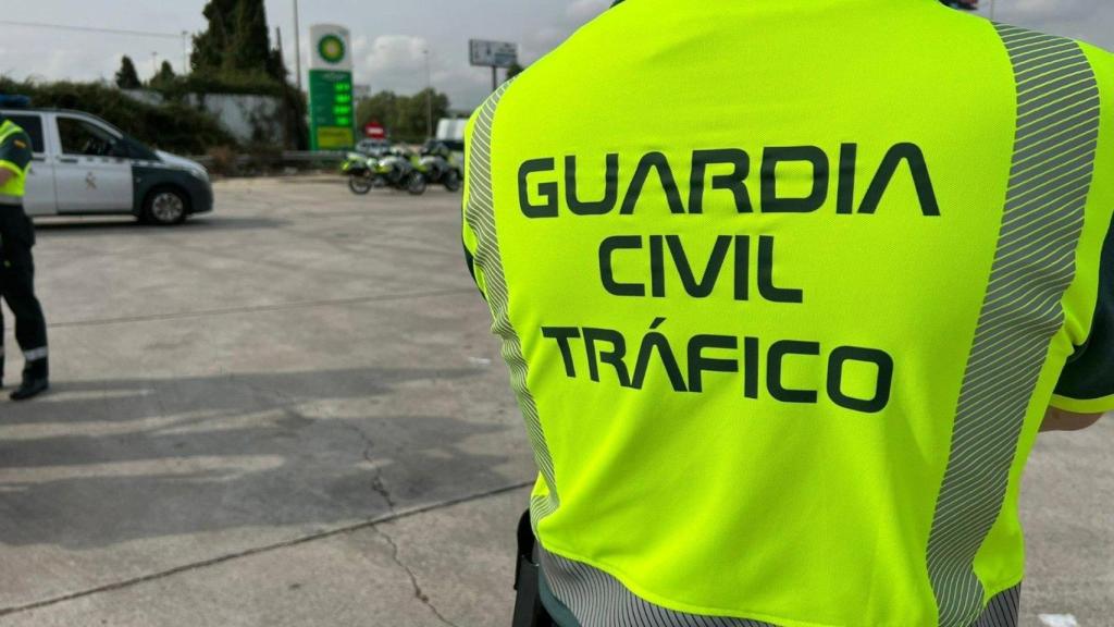 Imagen de archivo de un agente de tráfico de la Guardia Civil
