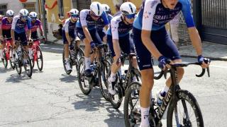 El equipo Israel Premier Tech, durante una etapa de La Vuelta a España