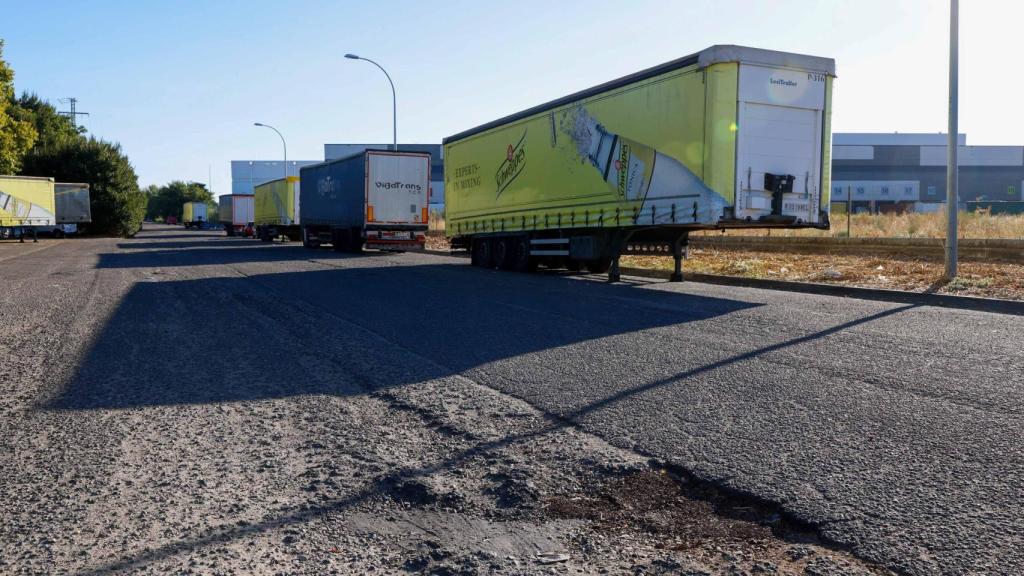 Socavones en la calle Ventalomar.