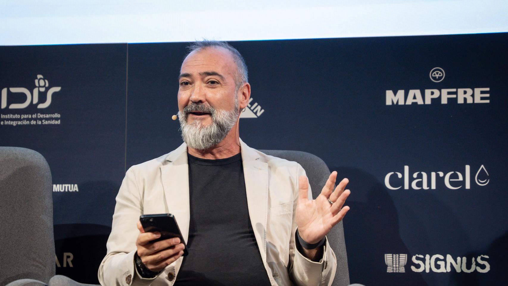 Alberto Fernández, CEO de Normmal y moderador de la mesa redonda 'Consumo responsable'; en la segunda jornada del IV Observatorio ODS '2030, 5 años para la meta'.