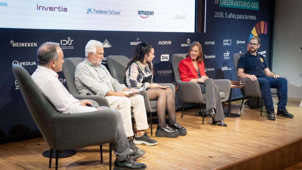 Un momento durante la mesa redonda 'Del consenso a la acción: implementando políticas integrales de gestión y prevención de incendios'.