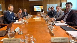 La conselleira de Economía e Industria, María Jesús Lorenzana, se reúne con el secretario de Estado de Energía, Joan Groizard