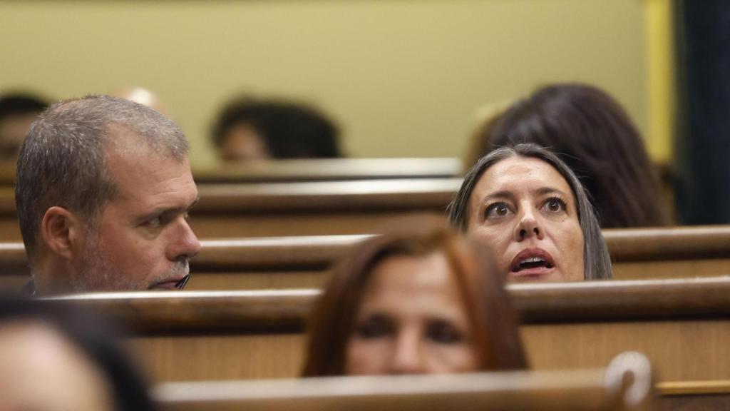 Miriam Nogueras, durante el pleno de la toma en consideración de la proposición de PSOE y Junts para delegar las competencias en inmigración.