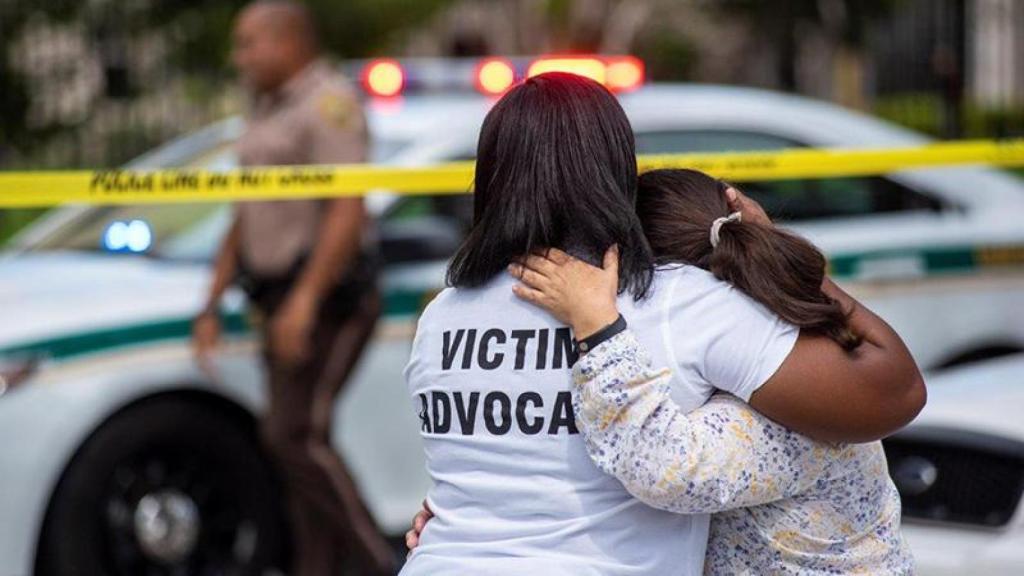 La sospechosa se encuentra detenida por el Departamento de Policía de Miami-Dade.