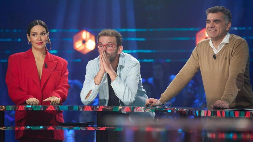 Cristina Pedroche en 'Tesoro o Cacharro' con Emilio y Emilio.