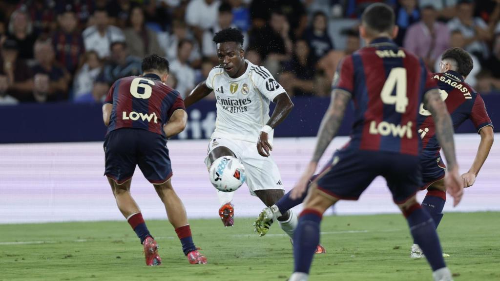 Momento del gol de Vinicius contra el Levante.