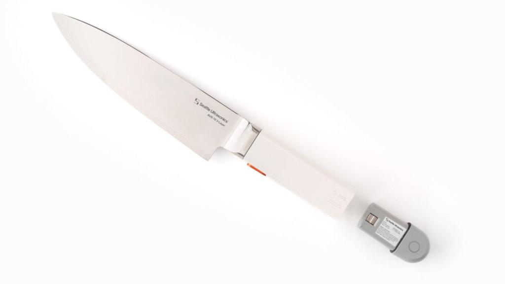 Cuchillo ultrasónico Seattle Ultrasonics C-200 con su batería extraíble